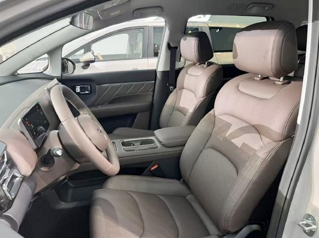 Wuling Xingguang 730